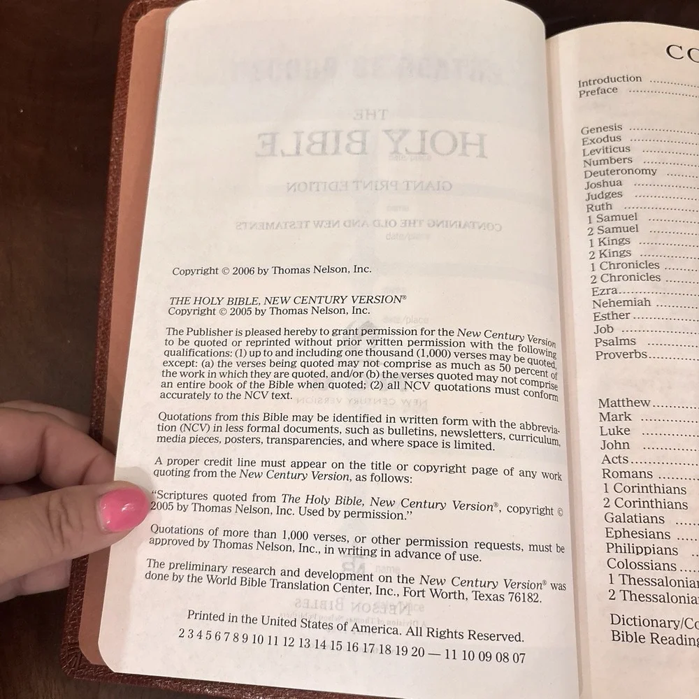 NCV Giant Print Holy Bible New Century Version Brown Leather Thomas Nelson 2007